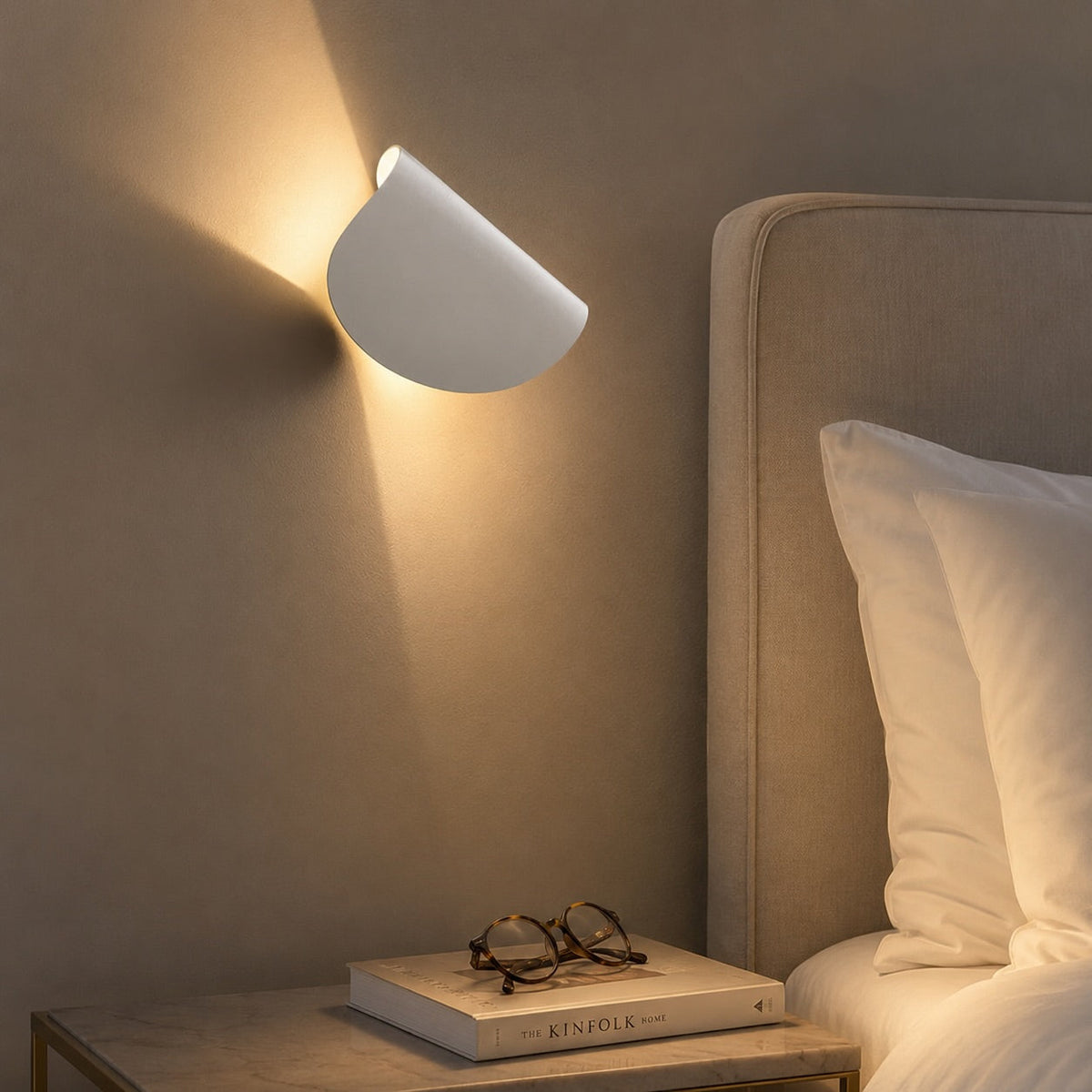LED Wandleuchte Up Down Aluminium dimmbar für innen – Gesamtansicht im Raum