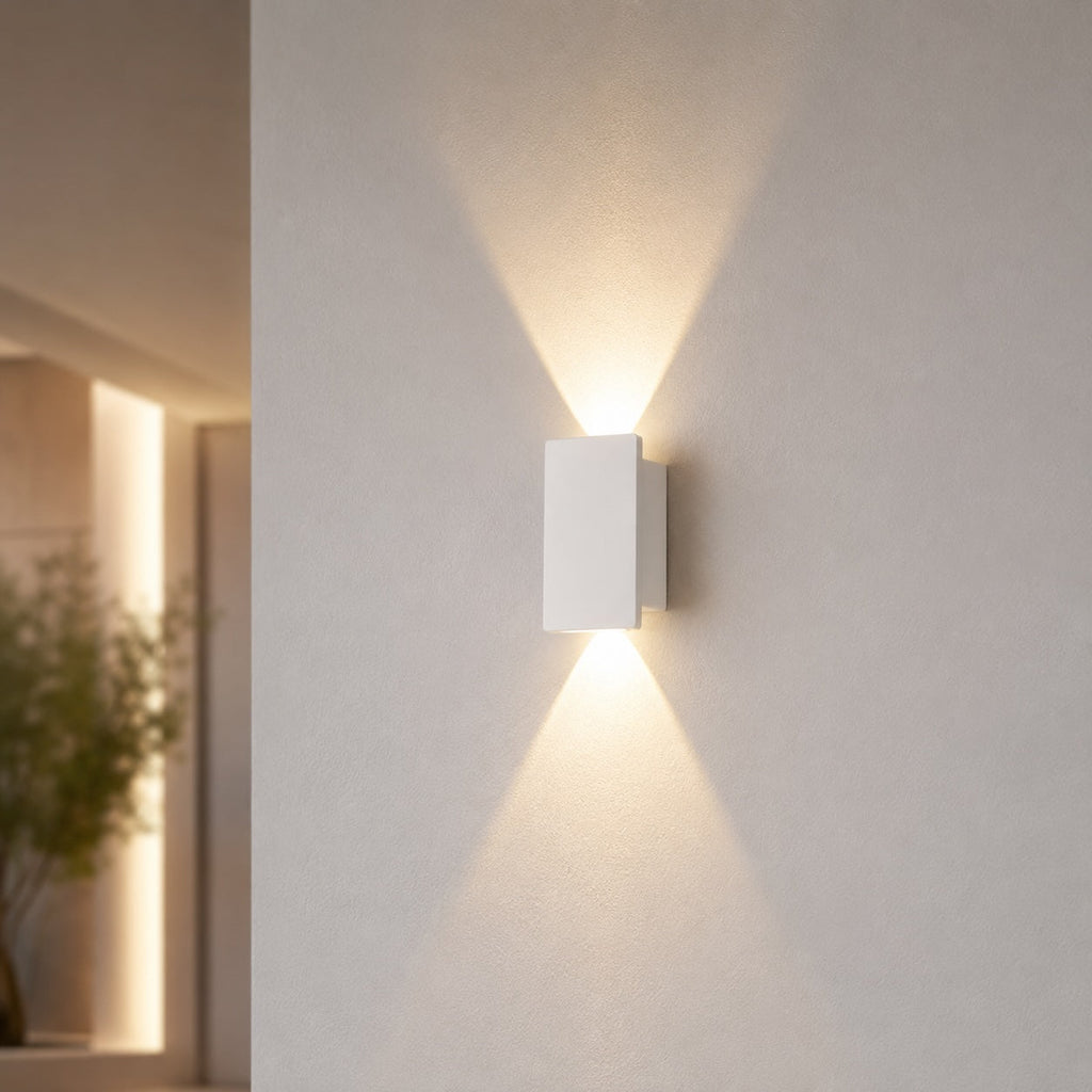 LED Außenwandleuchte Aluminium 18W IP65 modern – Gesamtansicht im Raum