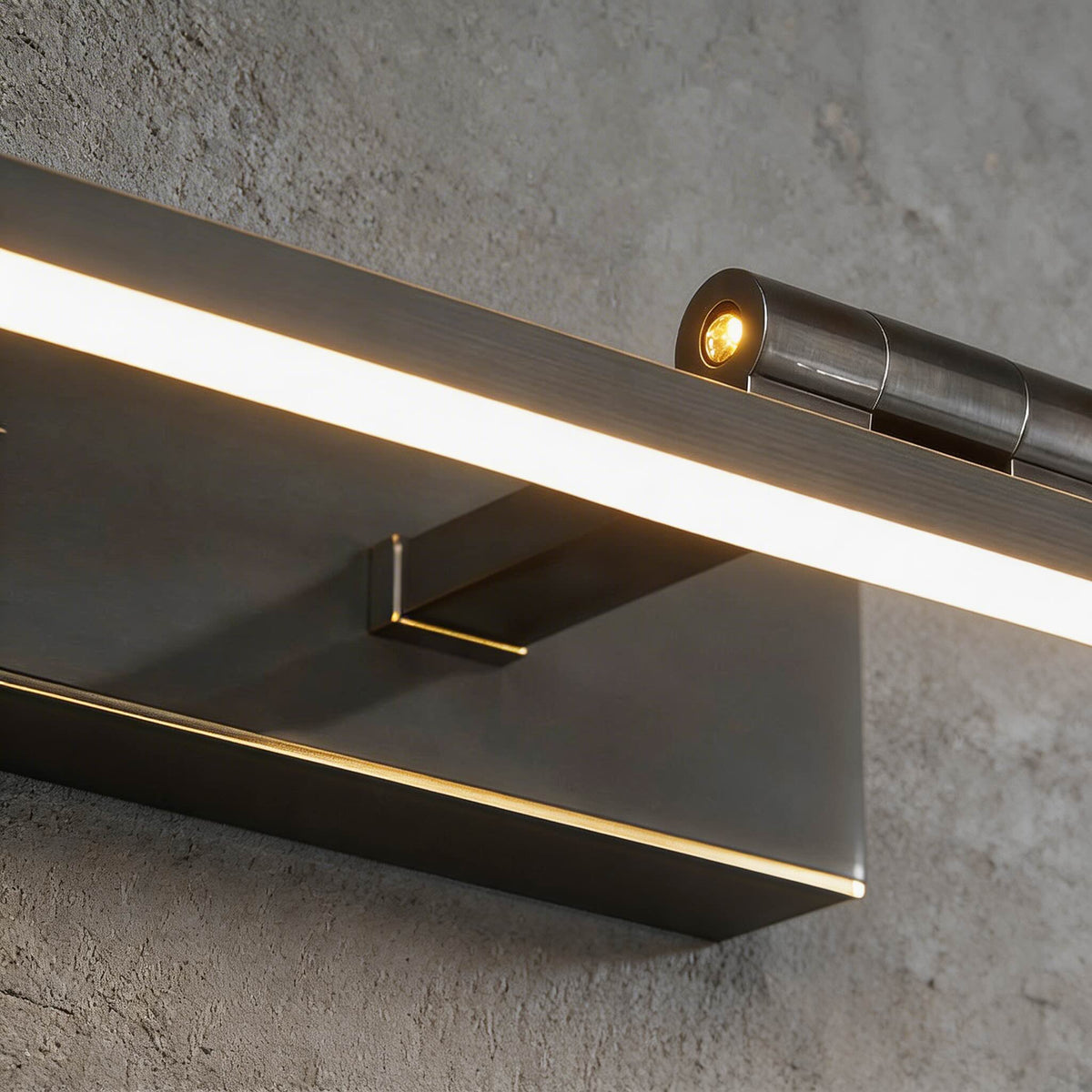 LED Spiegelleuchte drehbar Bad mit 3 Lichtfarben – Nahaufnahme des Lichtaustritts