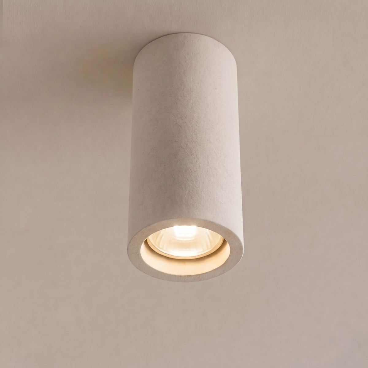 LED Deckenspot Beton rund GU10 minimalistisch – Anwendungsbeispiel